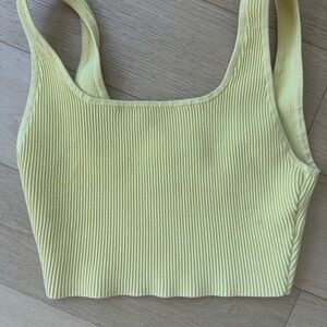 Babaton knit yellow crop shirt